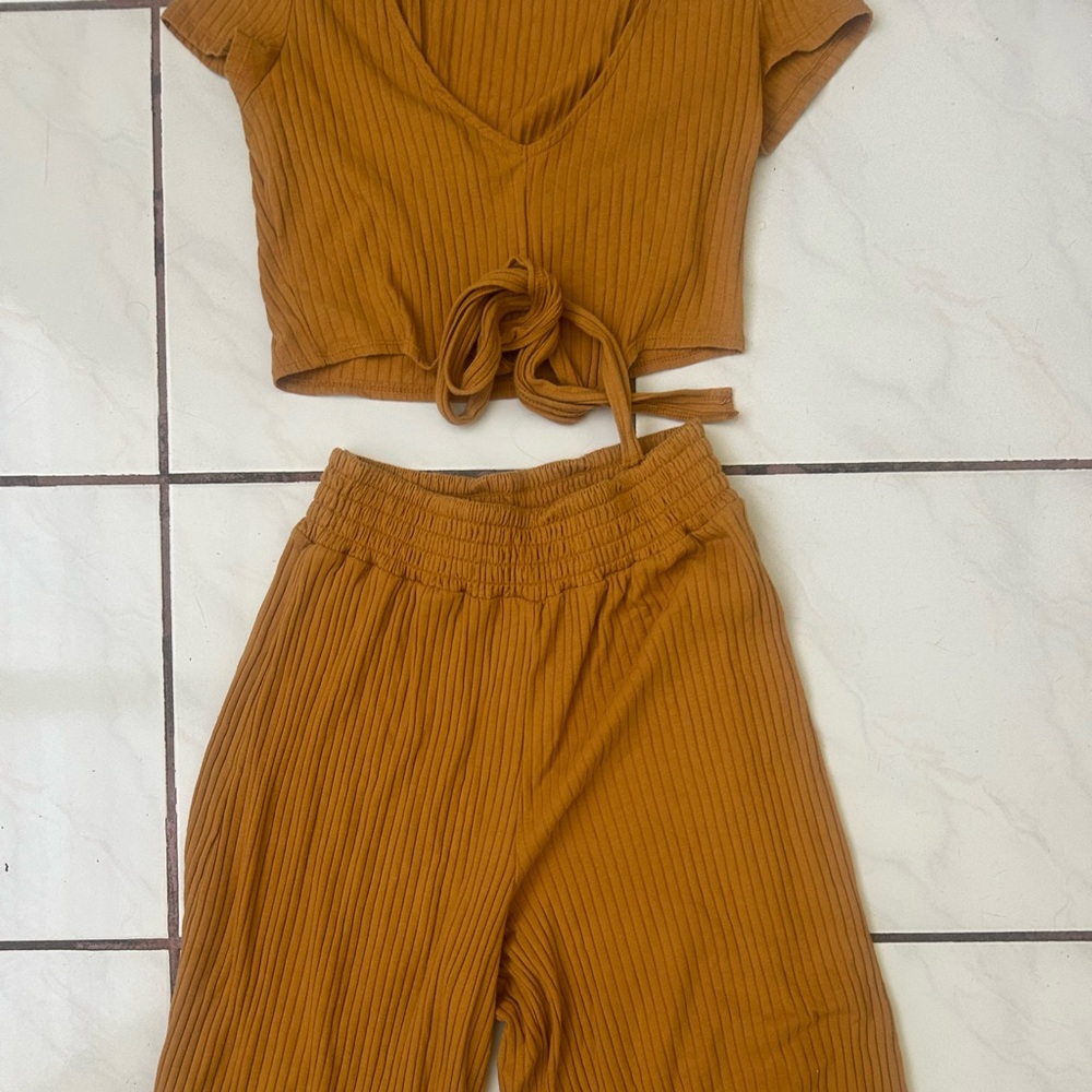 Two-Piece Set